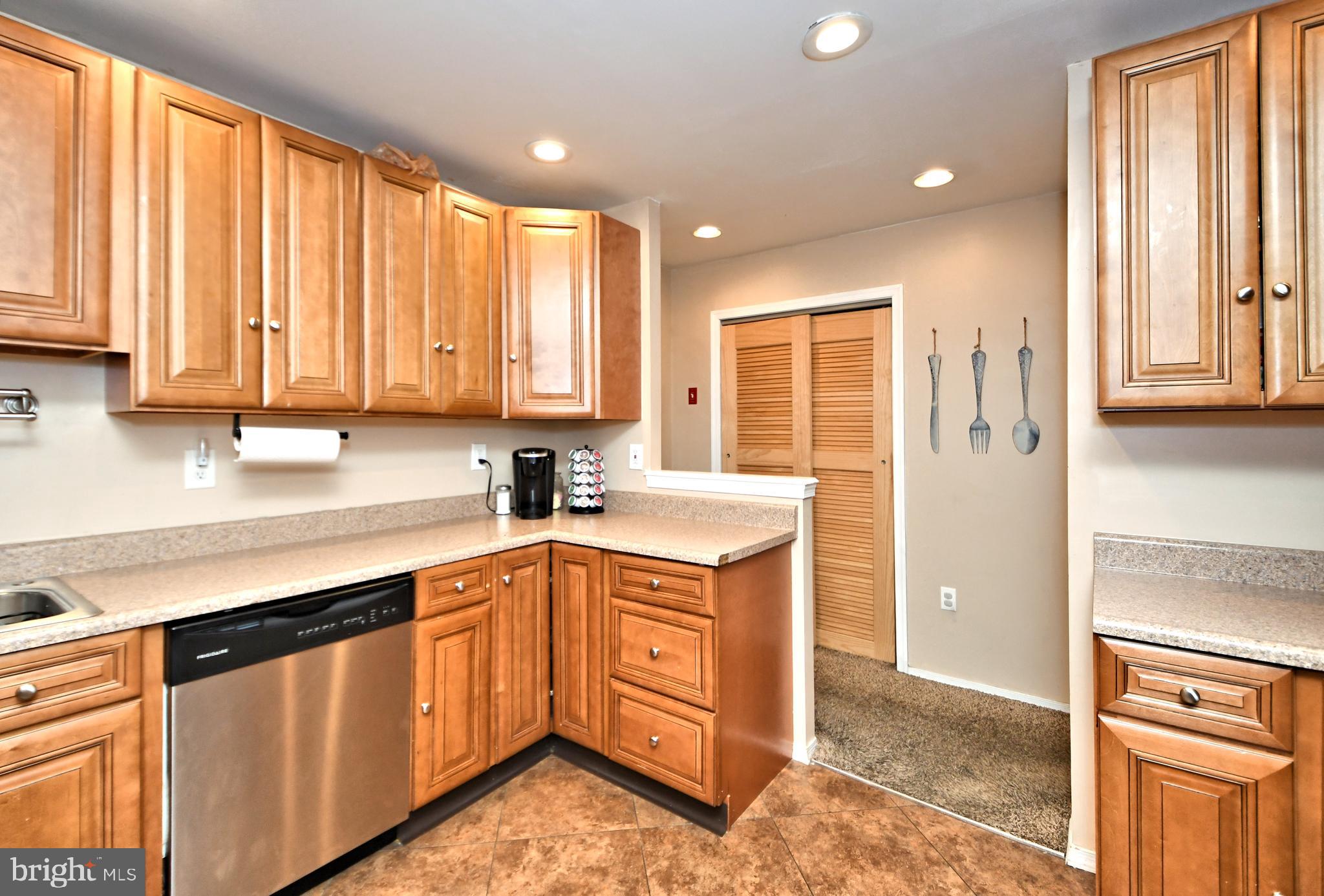 257 Wyandotte Road Fairless Hills, PA 19030 - Photo 10 of 34