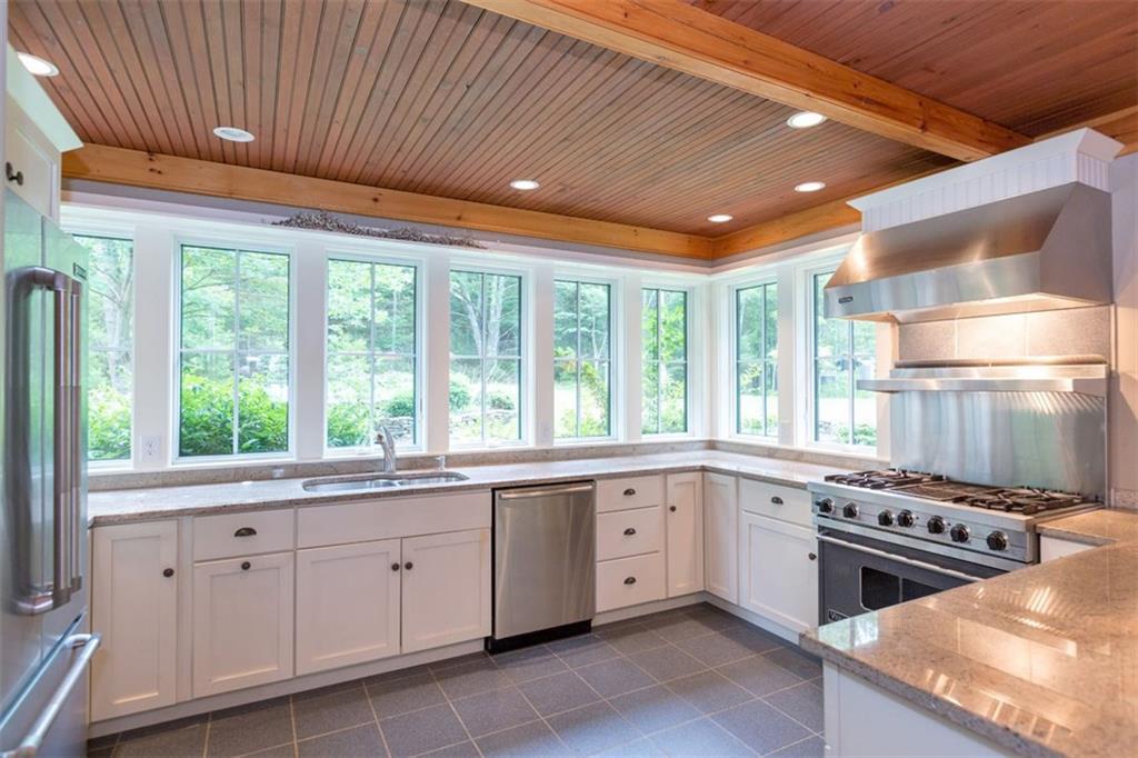 72 Narrows Way Georgetown, ME 04548 - Photo 6 of 34 Well appointed kitchen with plenty...