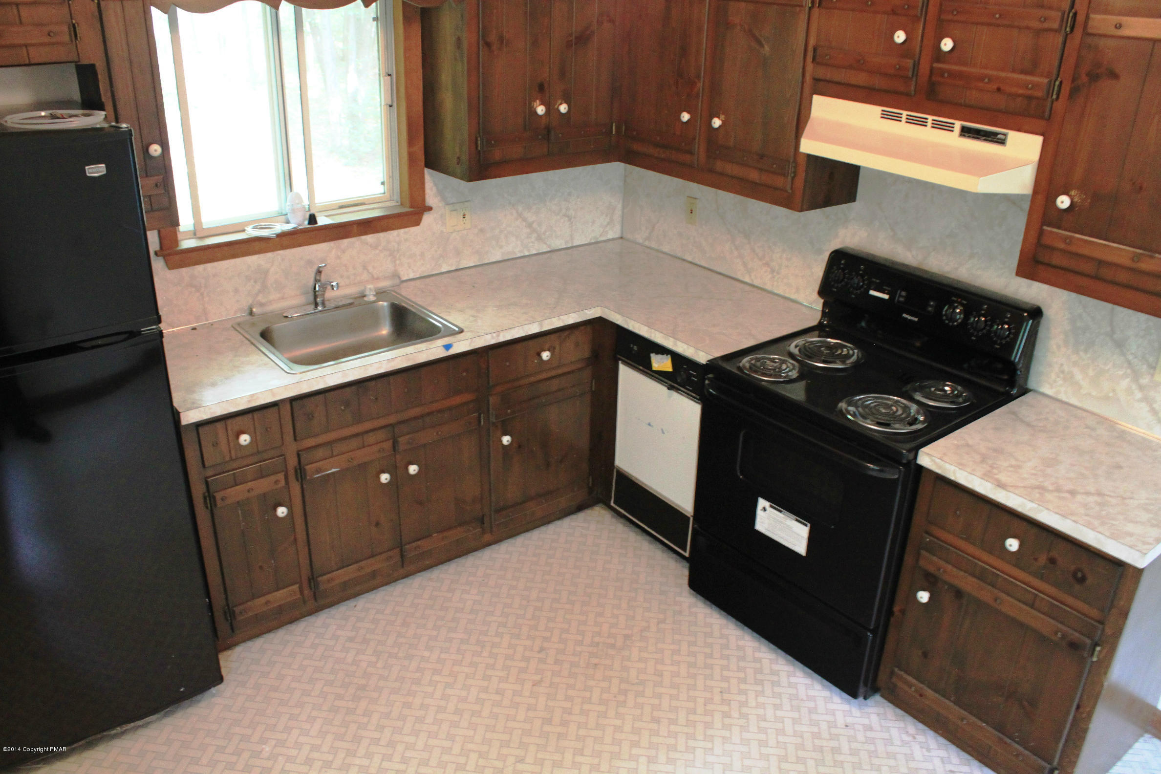 582 Poplar Creek Road Effort, PA 18330 - Photo 6 of 16 Kitchen