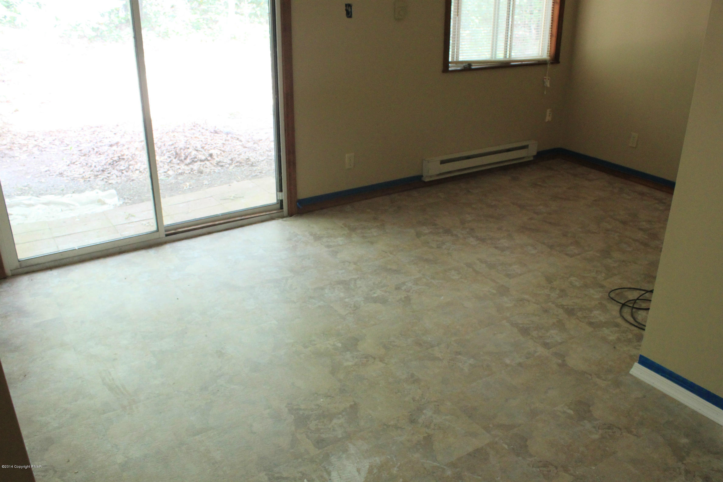 582 Poplar Creek Road Effort, PA 18330 - Photo 8 of 16 Family Room