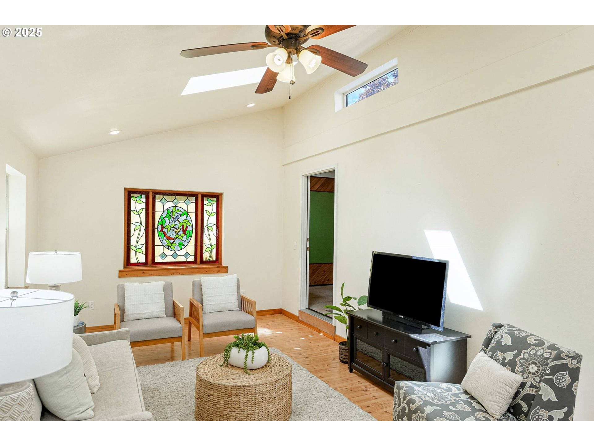 1524 Northwest Forestgreen Avenue Corvallis, OR 97330 - Photo 27 of 48