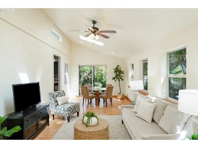 $525,000 | 1524 Northwest Forestgreen Avenue, Corvallis, OR 97330