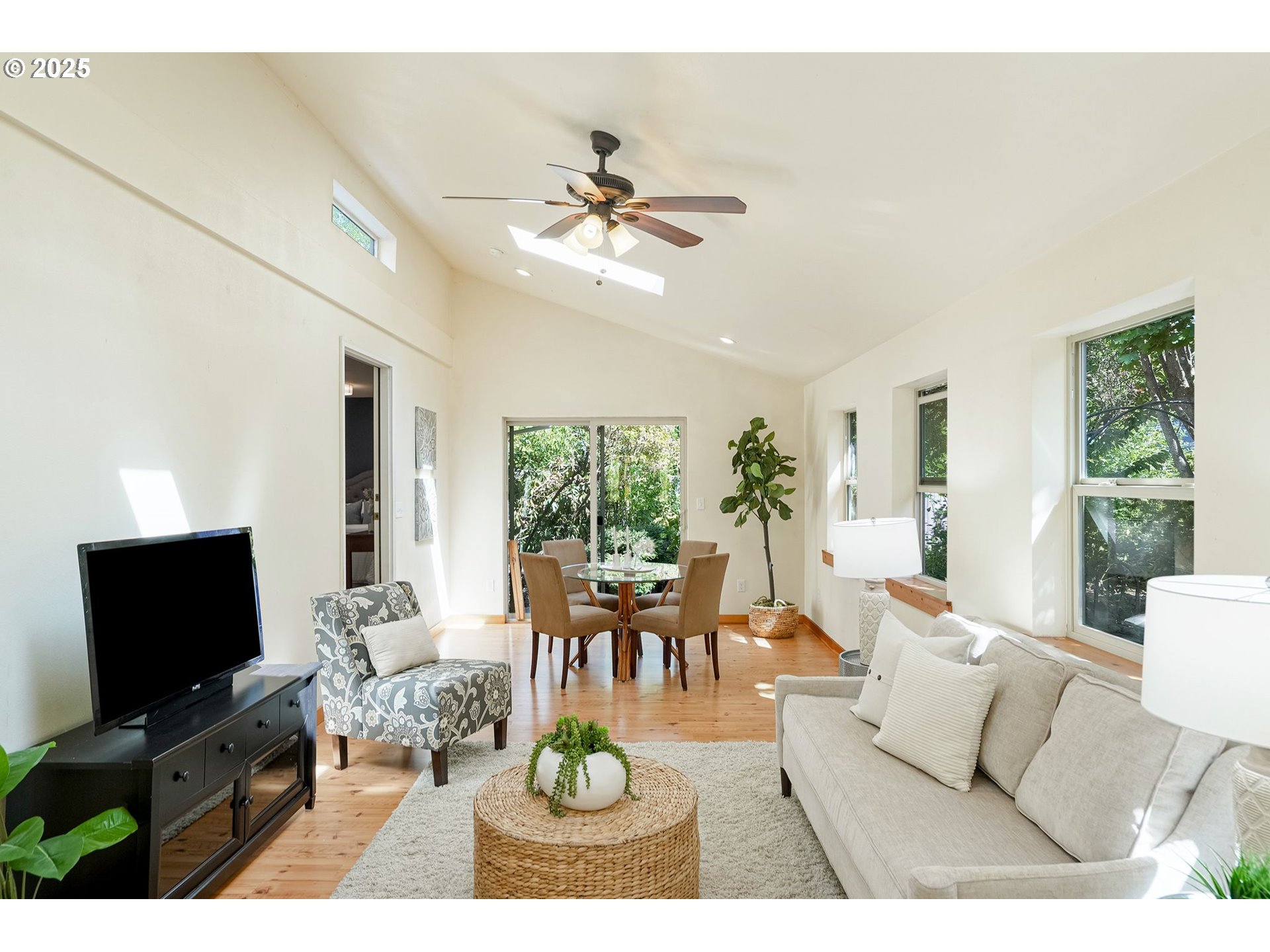 1524 Northwest Forestgreen Avenue Corvallis, OR 97330 - Photo 28 of 48