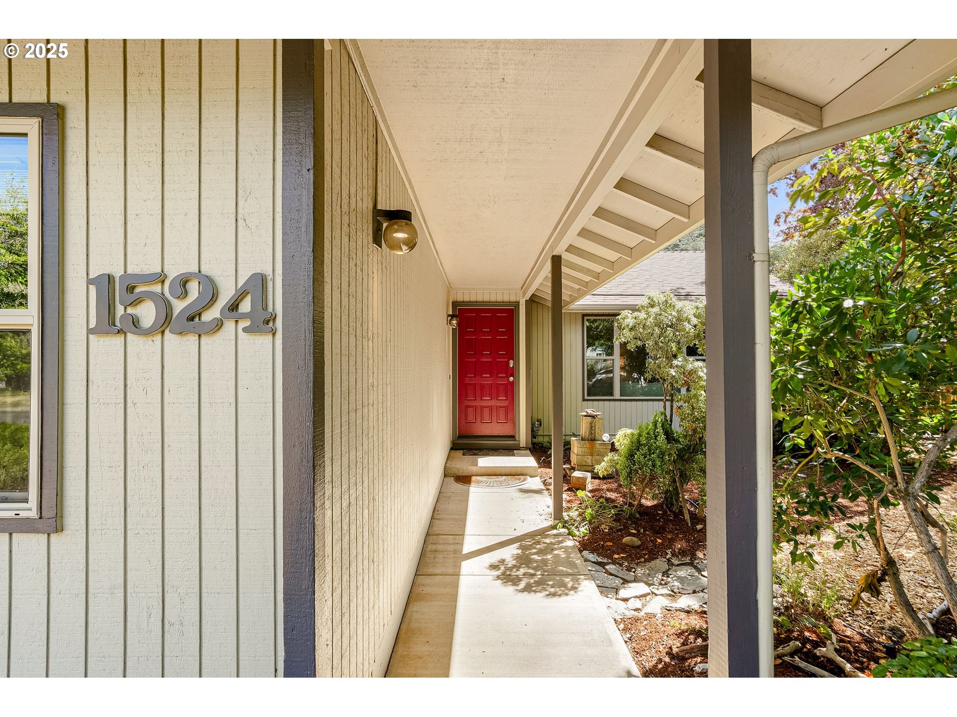 1524 Northwest Forestgreen Avenue Corvallis, OR 97330 - Photo 5 of 48