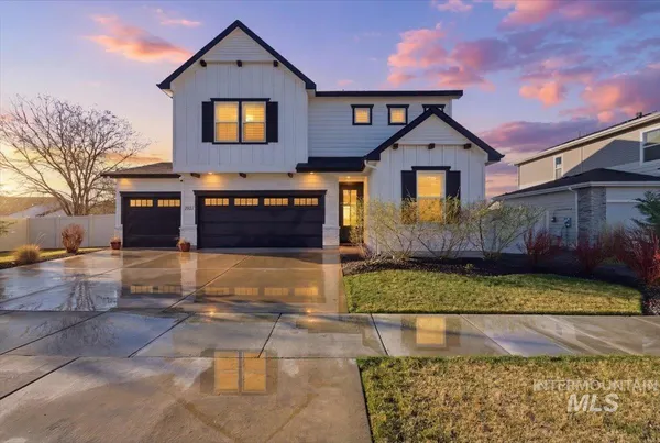 $694,000 | 11121 West Soaring Hawk Street, Star, ID 83669