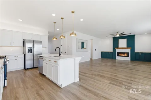 $694,000 | 11121 West Soaring Hawk Street, Star, ID 83669