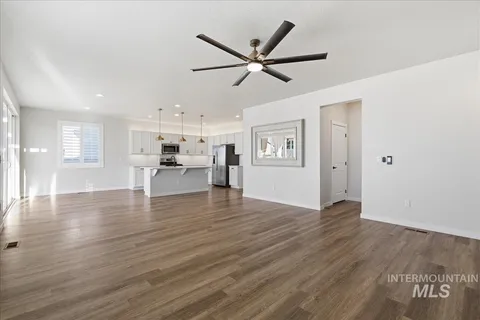 $694,000 | 11121 West Soaring Hawk Street, Star, ID 83669