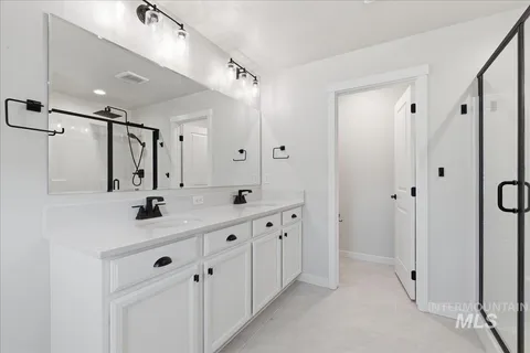 $694,000 | 11121 West Soaring Hawk Street, Star, ID 83669