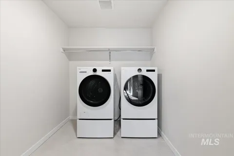 $694,000 | 11121 West Soaring Hawk Street, Star, ID 83669