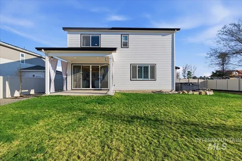 $694,000 | 11121 West Soaring Hawk Street, Star, ID 83669