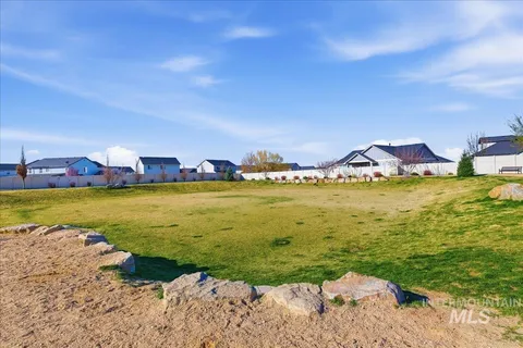 $694,000 | 11121 West Soaring Hawk Street, Star, ID 83669