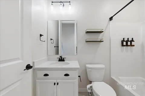 $694,000 | 11121 West Soaring Hawk Street, Star, ID 83669