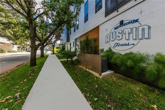 $6,000 | 925 East 30th Street, Austin, TX 78705