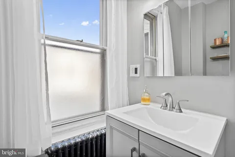 $2,800 | 4131 Manayunk Avenue, Philadelphia, PA 19128