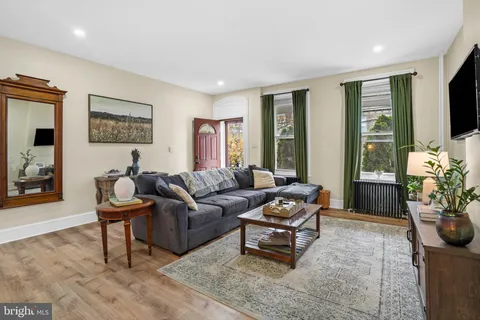 $2,800 | 4131 Manayunk Avenue, Philadelphia, PA 19128