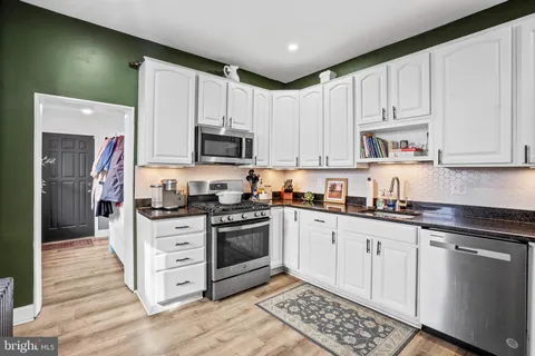 $2,800 | 4131 Manayunk Avenue, Philadelphia, PA 19128