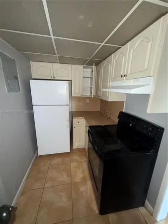 $1,350 | 6960 Miami Gardens Drive, Unit 2431A, Hialeah, FL 33015