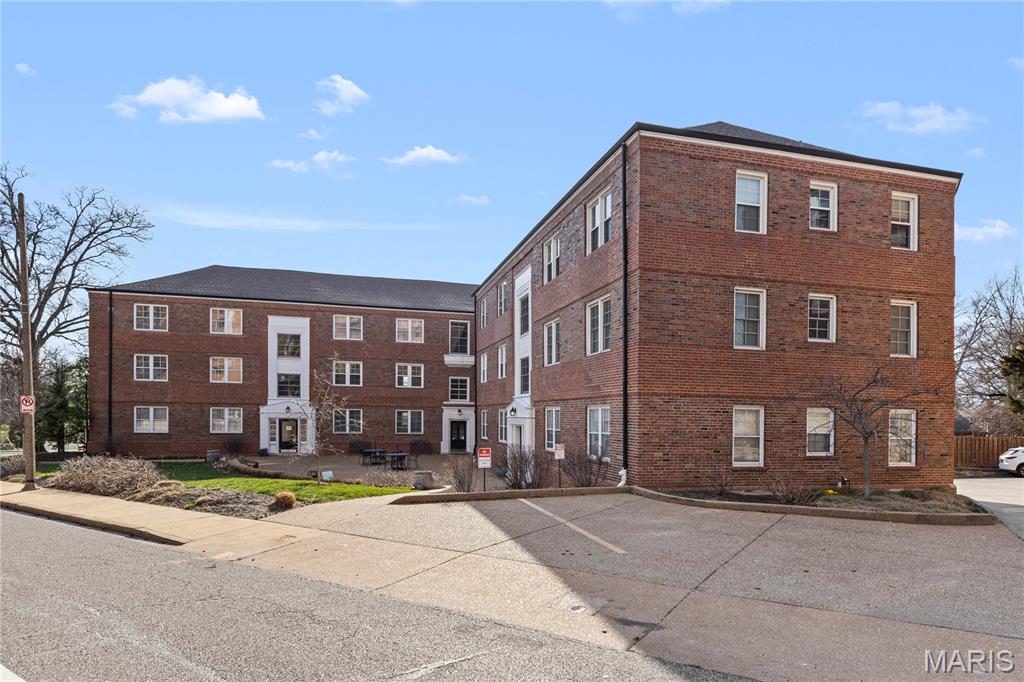 923 South Hanley Road, Unit A Clayton, MO 63105 - Photo 1 of 20 Gallery Image 1