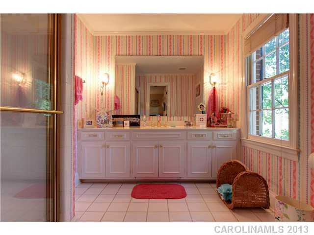 707 Cherokee Road Charlotte, NC 28207 - Photo 14 of 16 Gallery Image 14