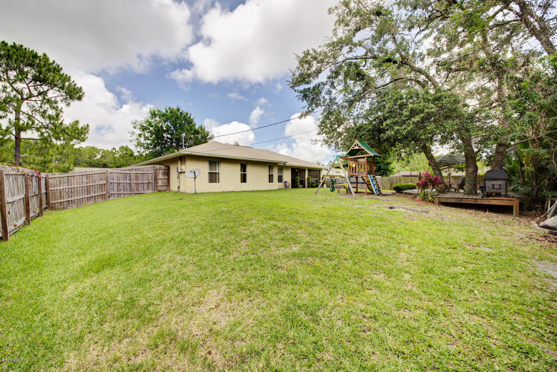 720 Furth Road Northwest Palm Bay, FL 32907 - Photo 23 of 24 Backyard