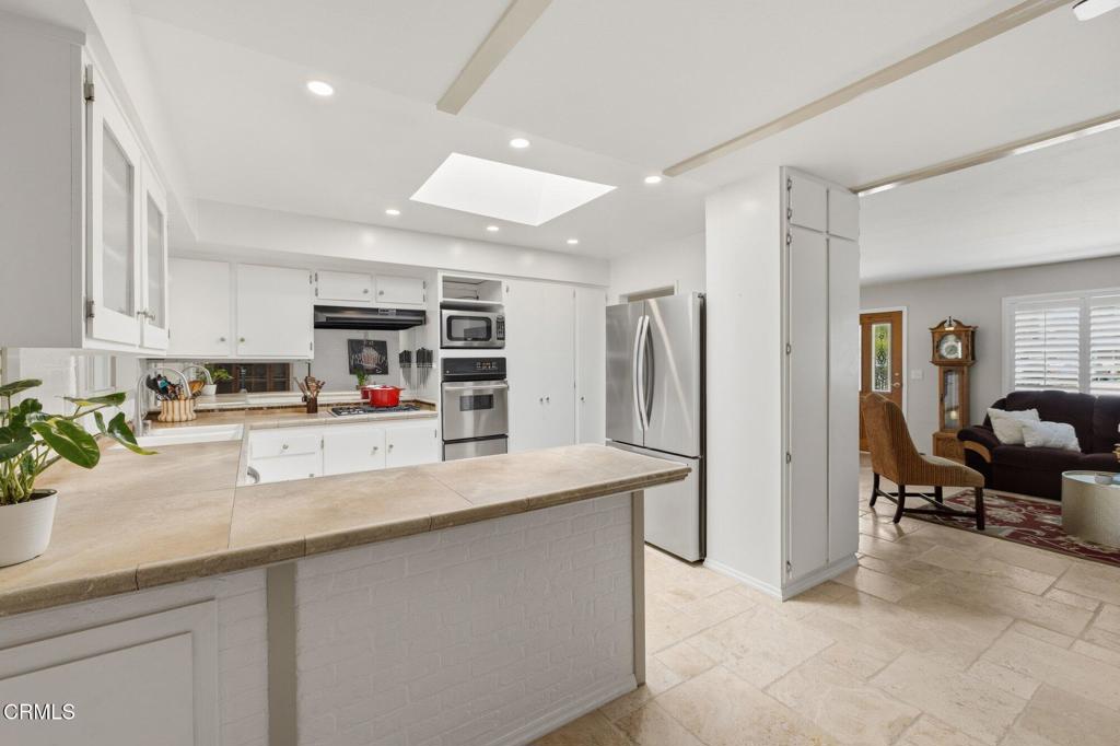 1256 Rugby Avenue Ventura, CA 93004 - Photo 12 of 33