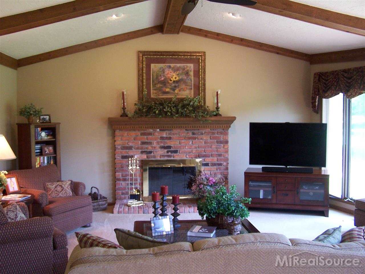 332 Silvervale Drive Rochester, MI 48309 - Photo 24 of 25 31195186-23.JPG