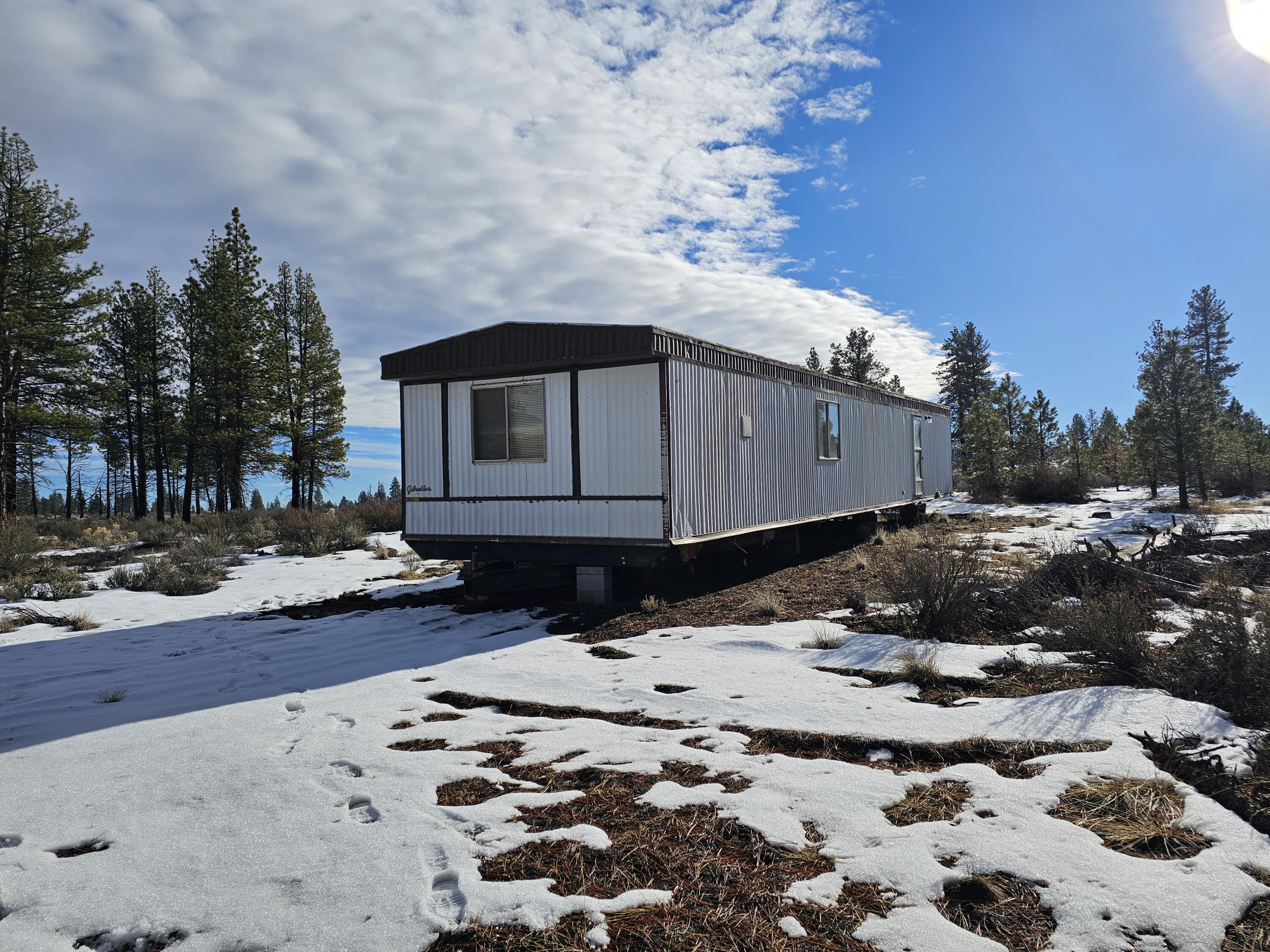33240 Sprague River Road Chiloquin, OR 97624 - Photo 2 of 13 Front