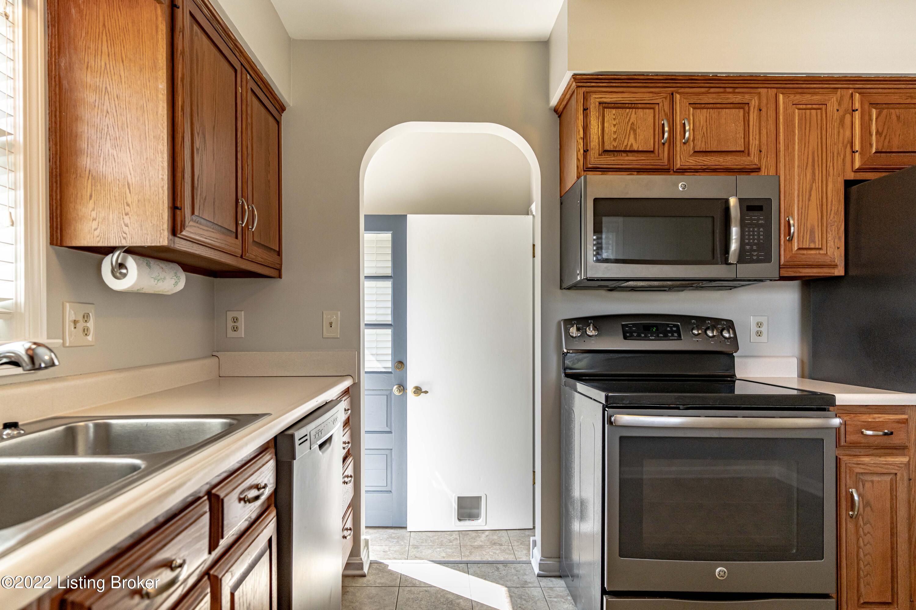 8605 Eula Road Louisville, KY 40219 - Photo 14 of 47 DSC09274