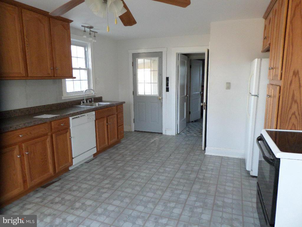 1681 Shookstown Road Frederick, MD 21702 - Photo 7 of 12 Kitchen