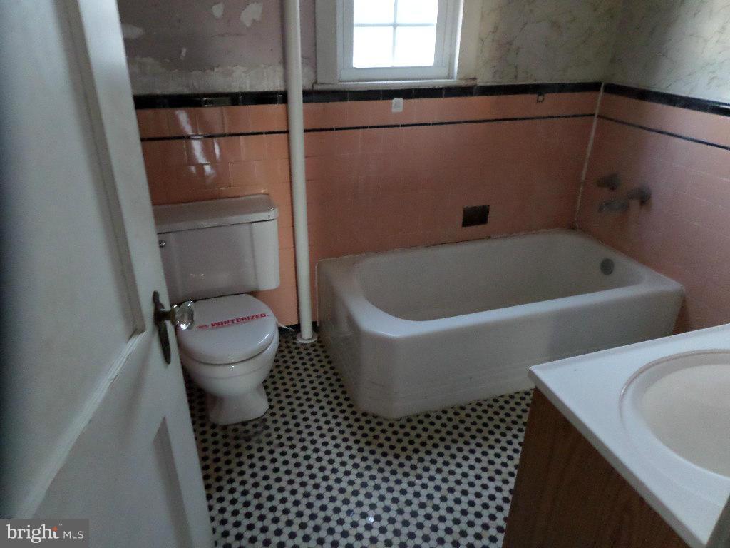 1681 Shookstown Road Frederick, MD 21702 - Photo 8 of 12 Bath