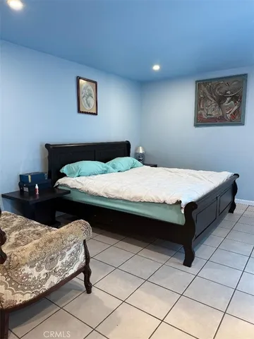 a view of a livingroom with furniture