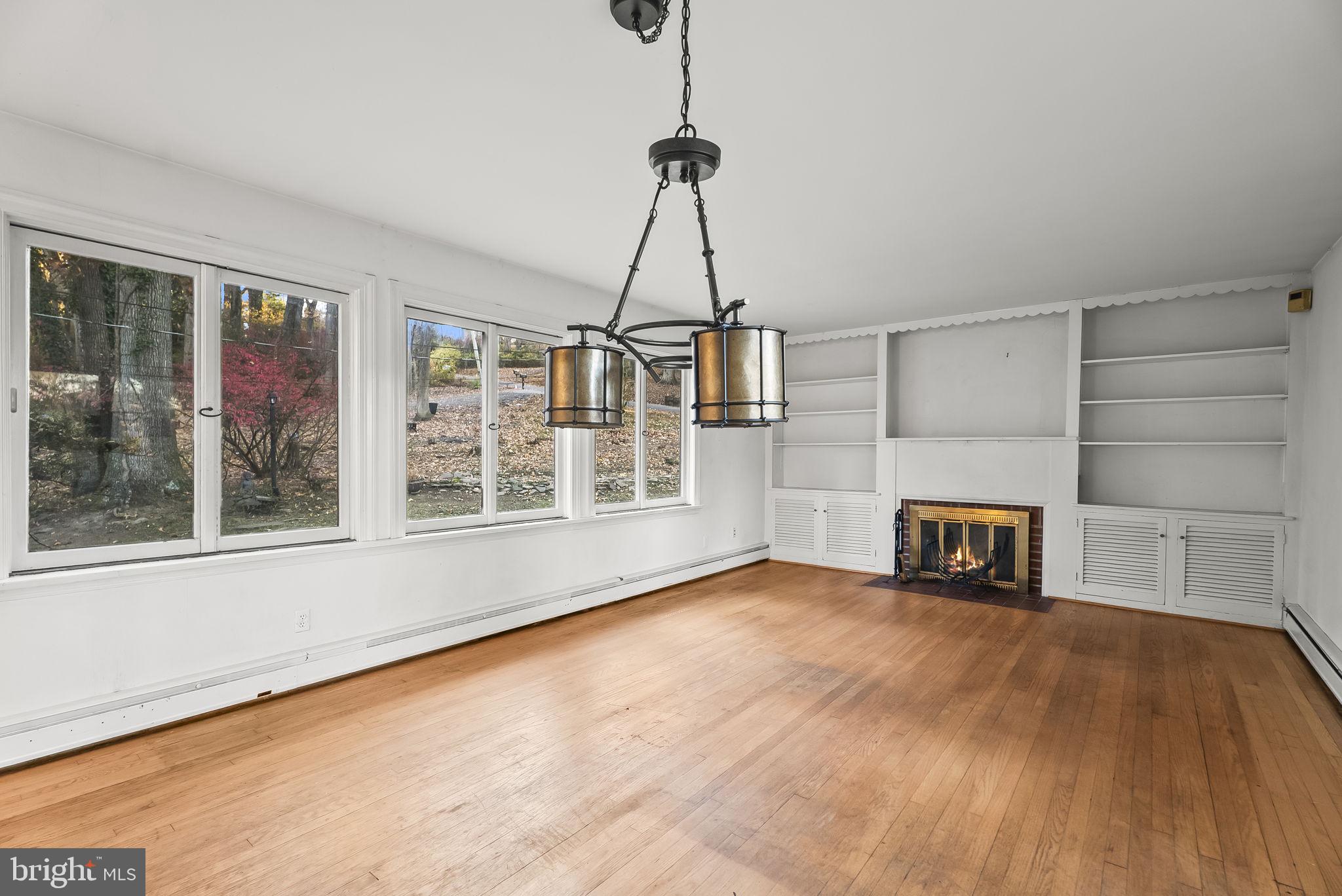 15000 Fort Trail Accokeek, MD 20607 - Photo 6 of 30 Living and dining Room Area