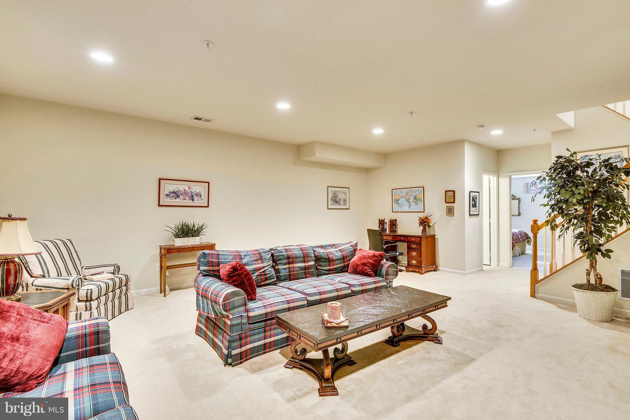 329 Hart Road Gaithersburg, MD 20878 - Photo 15 of 30 Expansive Recreation Room