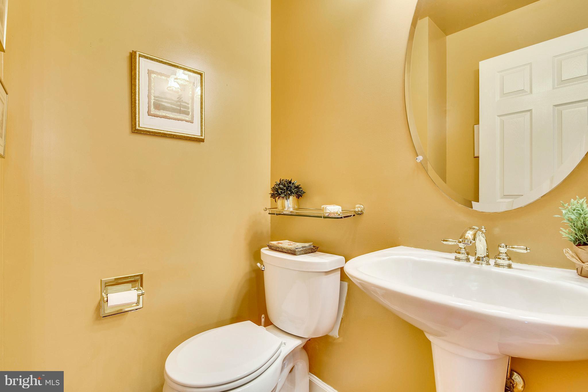 329 Hart Road Gaithersburg, MD 20878 - Photo 19 of 30 Powder Room