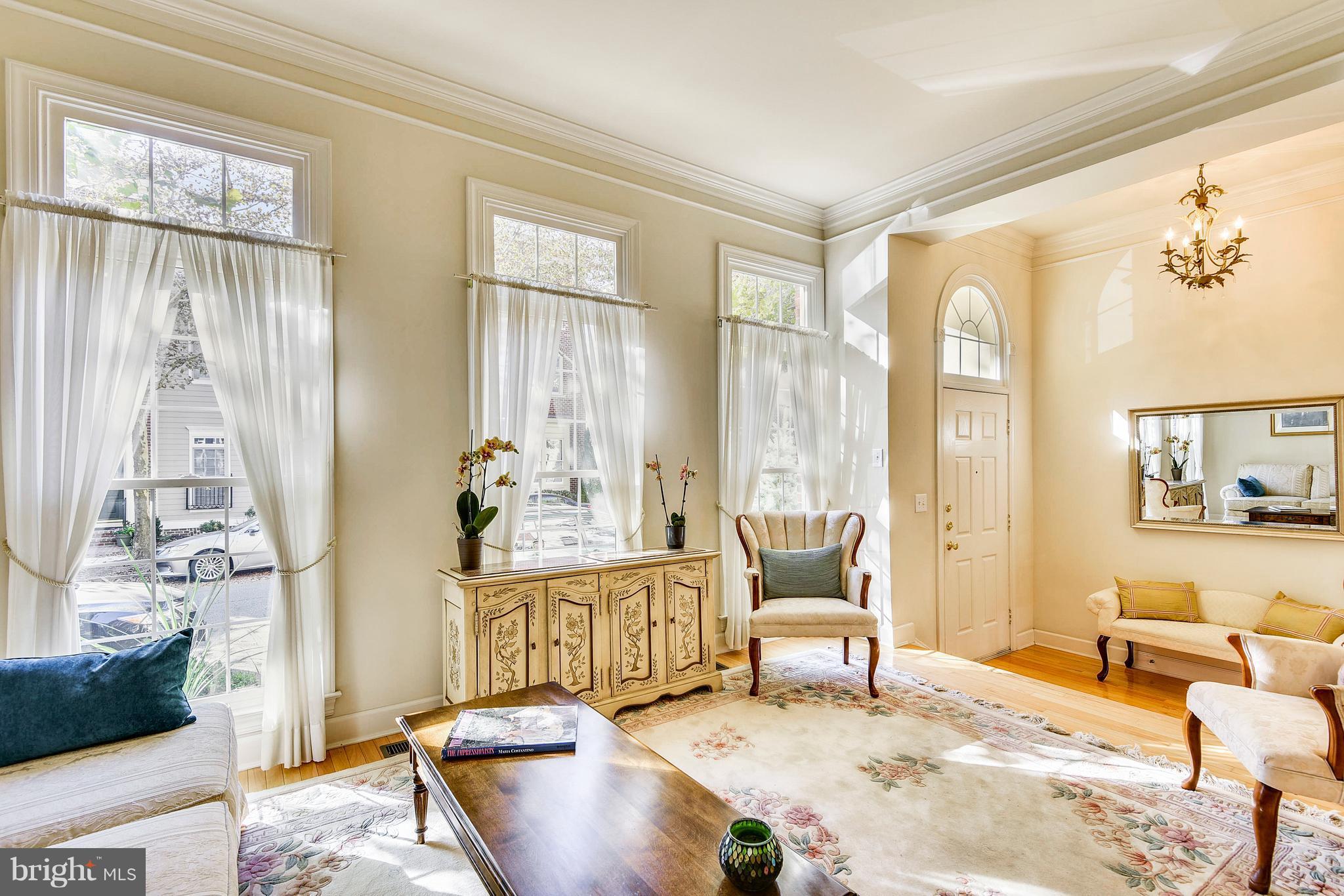 329 Hart Road Gaithersburg, MD 20878 - Photo 3 of 30 Sun-drenched Living Room
