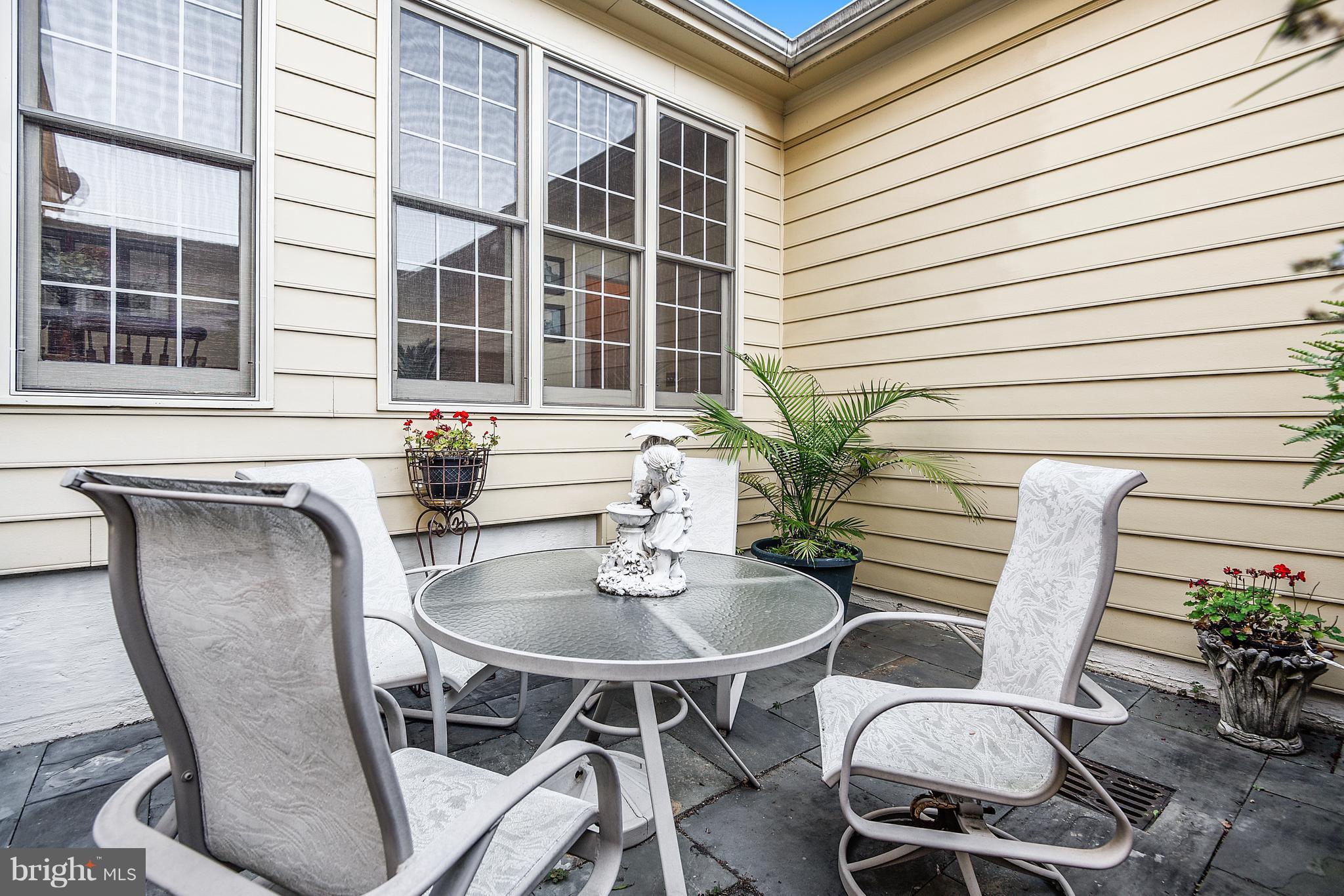 329 Hart Road Gaithersburg, MD 20878 - Photo 30 of 30 Perfect for morning coffee or evening dinner!