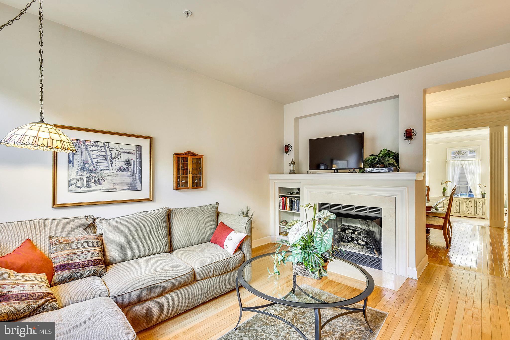 329 Hart Road Gaithersburg, MD 20878 - Photo 5 of 30 Morning 'Room w/gas Fireplace
