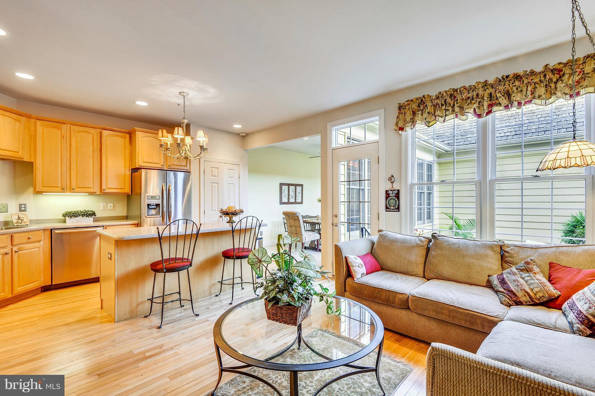 329 Hart Road Gaithersburg, MD 20878 - Photo 6 of 30 Delightful Morning Room view