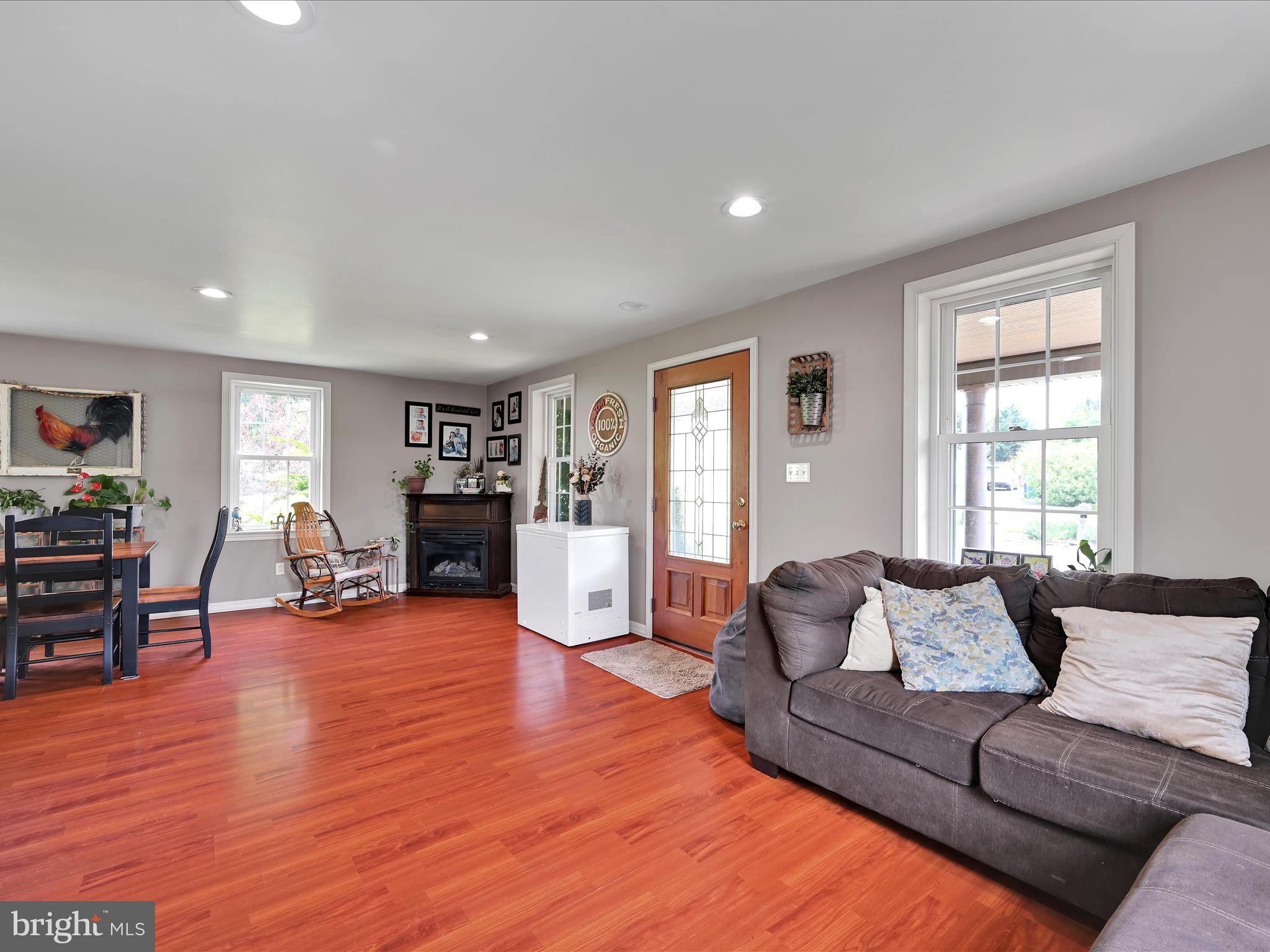 783 Drytown Road Holtwood, PA 17532 - Photo 6 of 32 Living Room