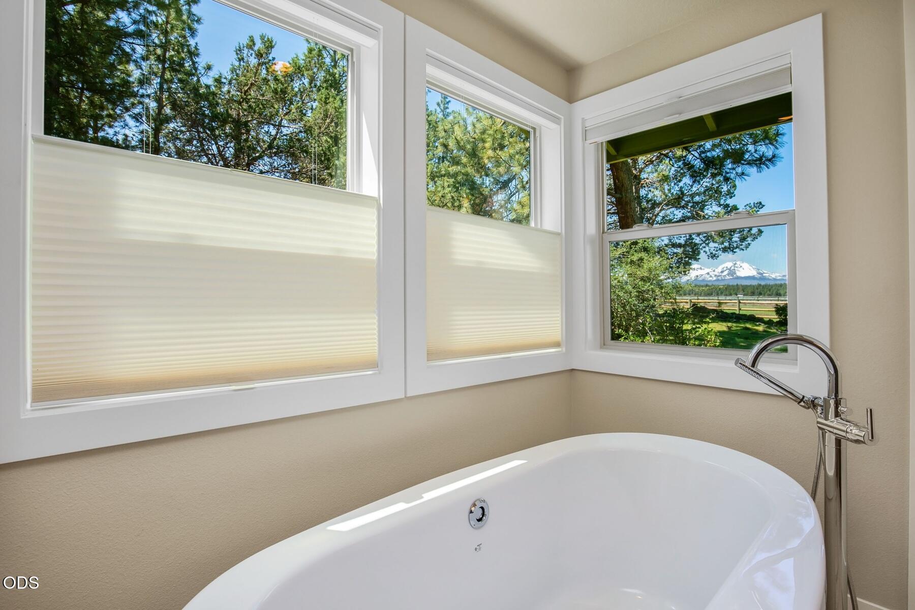 16845 Varco Road Bend, OR 97703 - Photo 23 of 45
