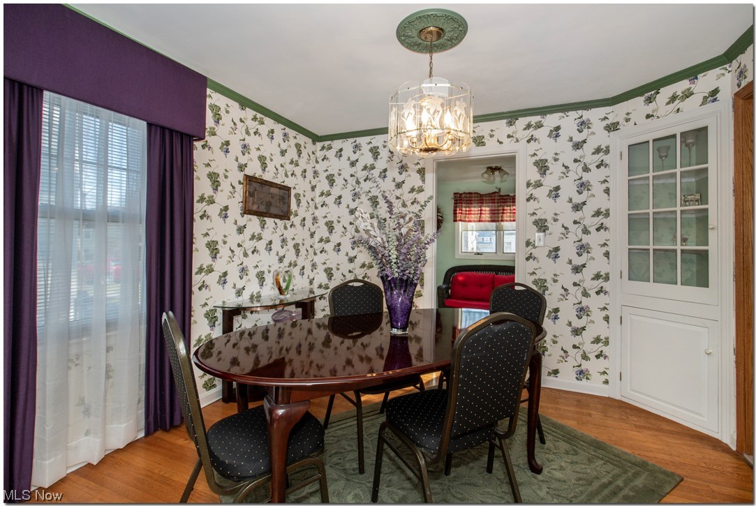 1383 Winston Road Cleveland, OH 44121 - Photo 10 of 35