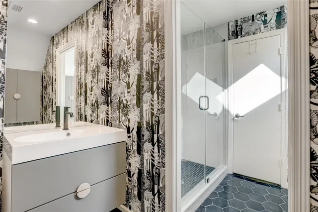 $9,000 | 2703 Mid Lane, Unit 4, Houston, TX 77027