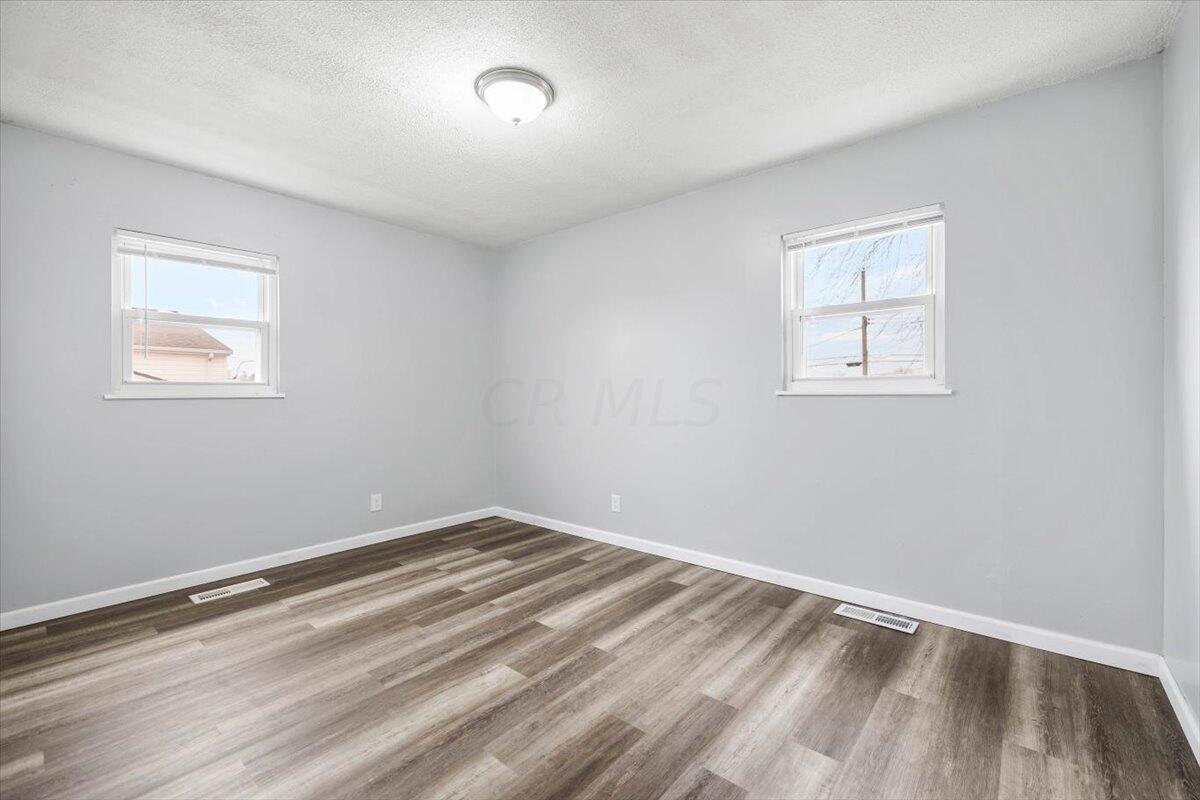 5226 Edgeview Road Columbus, OH 43207 - Photo 12 of 25 12-Bedroom 2-5226 Edgeview Rd -016
