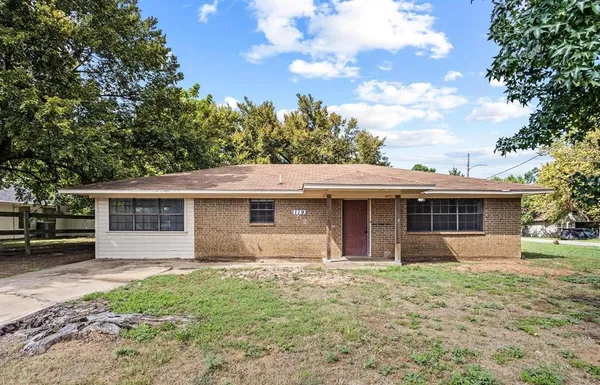 $220,000 | 119 Ford Street, Collinsville, TX 76233