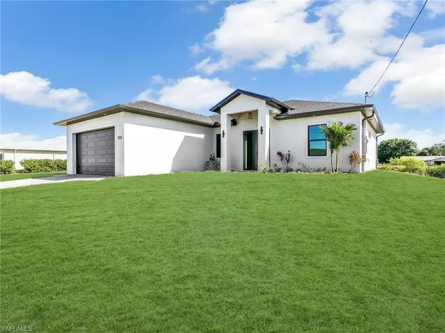 $2,100 | 1828 Northwest 21st Street, Cape Coral, FL 33993