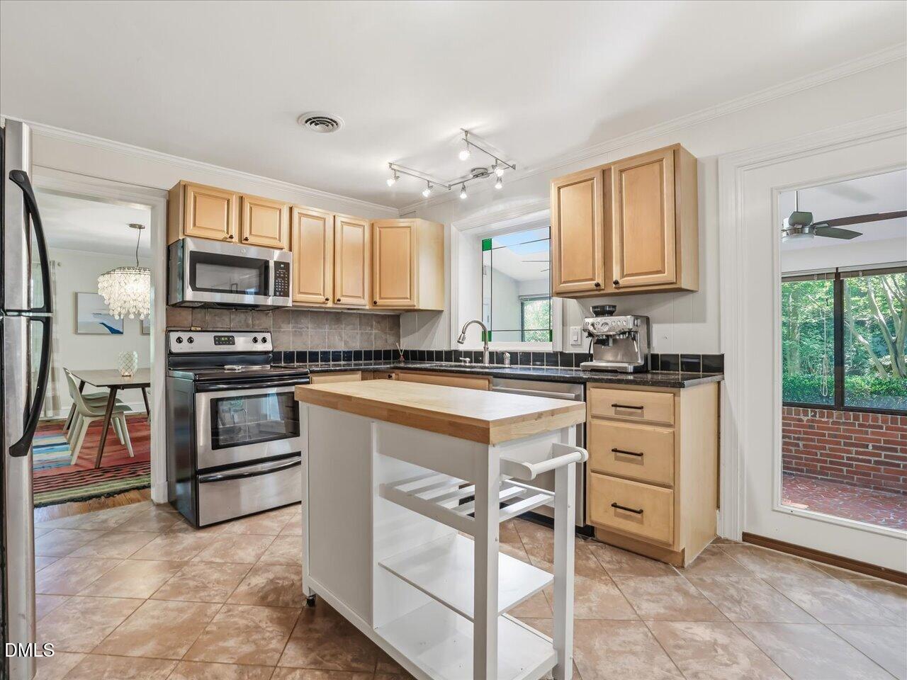 1428 Dixie Trail Raleigh, NC 27607 - Photo 30 of 82 30-Kitchen