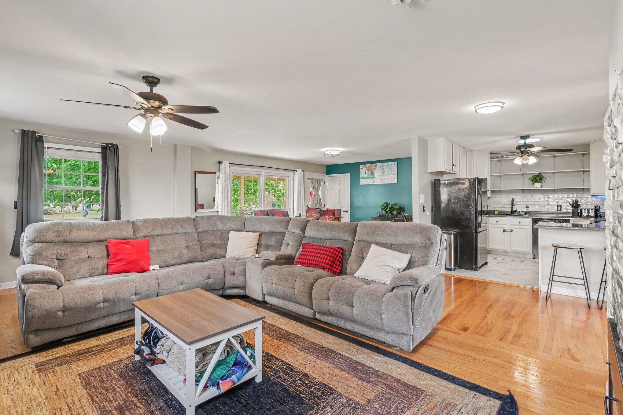 6672 Frontier Road Independence, KY 41051 - Photo 5 of 25 Living Area
