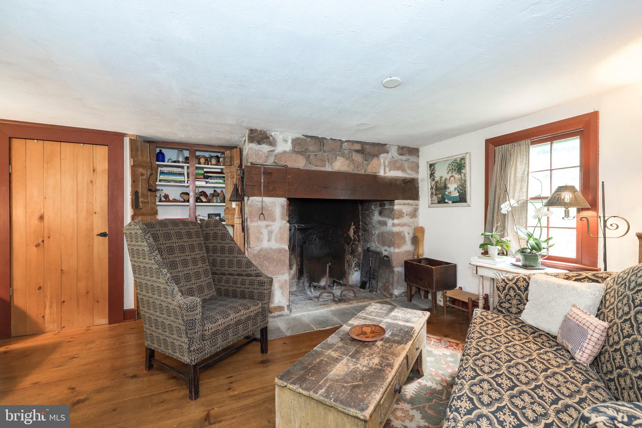 155 Mill Road Morgantown, PA 19543 - Photo 21 of 57 Sitting or dining area