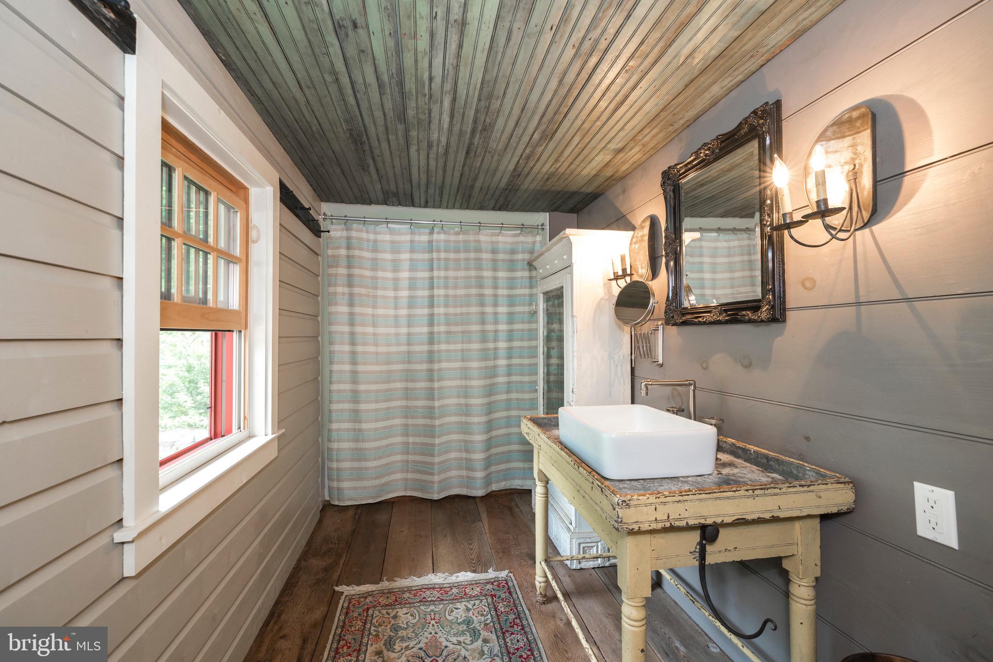 155 Mill Road Morgantown, PA 19543 - Photo 37 of 57 Tub/ shower in full bath