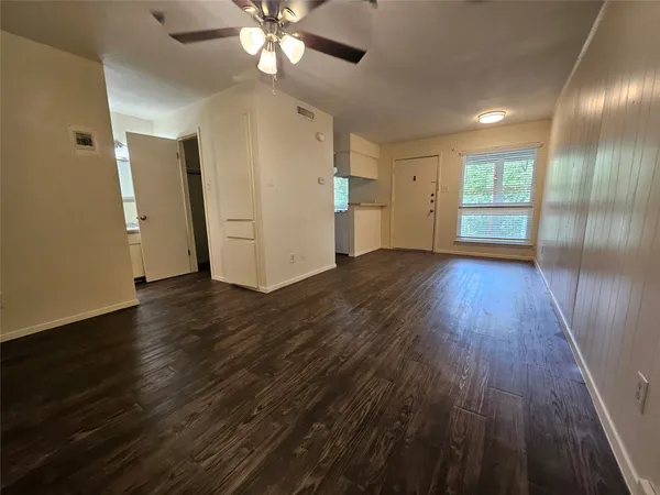 $875 | 4406 Avenue C, Austin, TX 78751